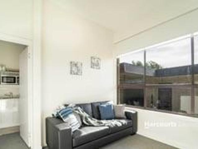 Modern Fully Furnished Studio Suite All Utilities Included