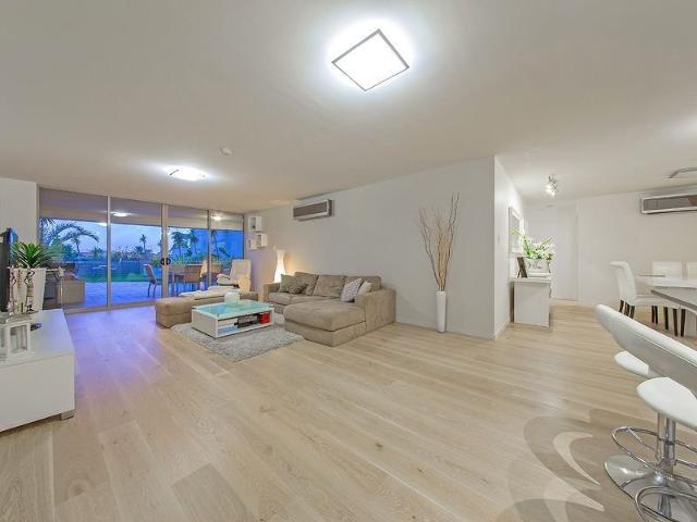 Modern Fully Furnished Two Bedroom Apartment, Cleveland CBD