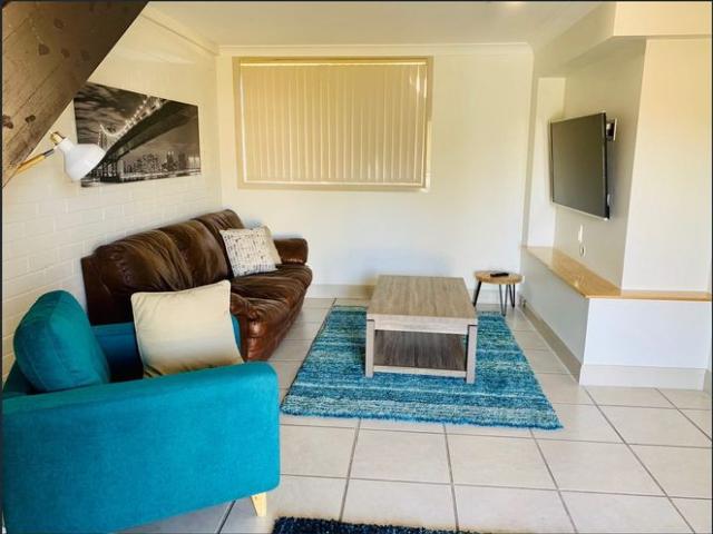 MODERN FULLY FURNISHED TOWN HOUSE