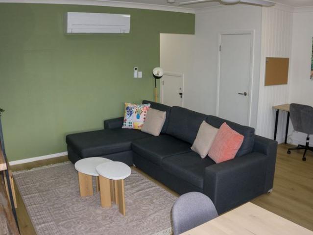 Modern, Fully Furnished Townhouse with Pool Access