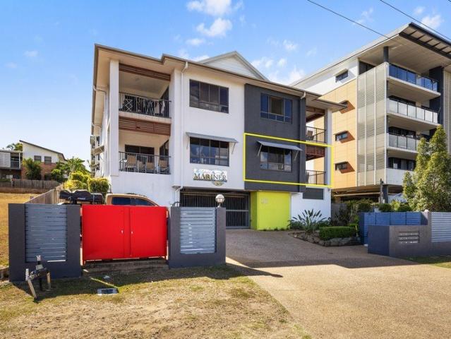 Modern, Fully Furnished Unit in the Heart of Gladstone Central
