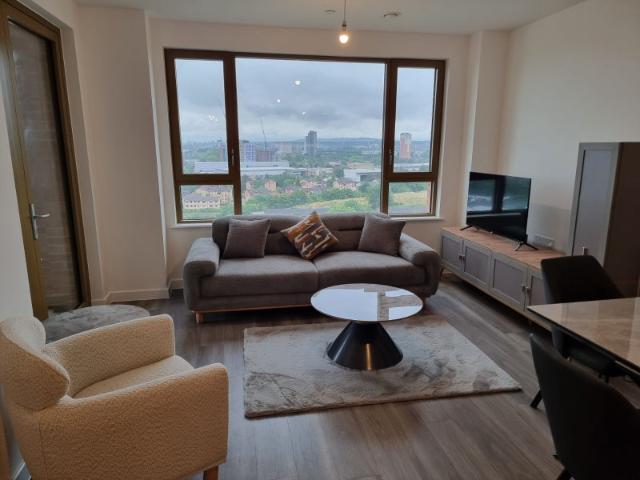 Modern Fully Furnished 1 Bedroom Flat with Balcony