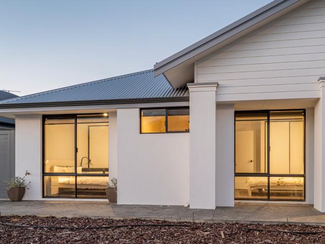 Modern Fully Furnished 2x1 Unit All Bills Included $800 per week