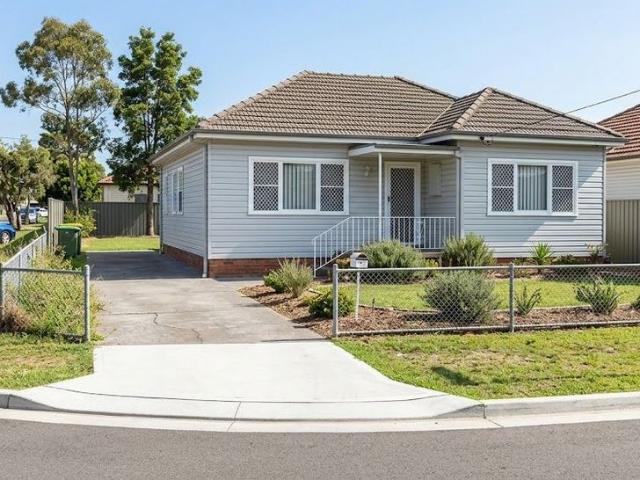 Modern & Fully Furnished 2 Bedroom Granny Flat!
