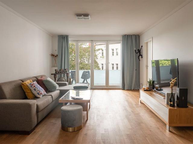 Modern & Fully Furnished 2 Room Apartment with Balcony and Garage – Top Location in Pempelfort, Dusseldorf Amsterdam Apartments for Rent
