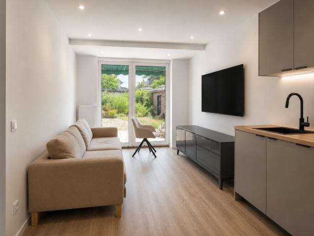 Modern, fully renovated ground floor apartment with terrace