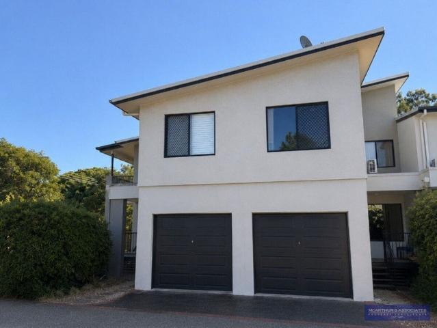 Modern Fully Renovated Townhouse Water Included!