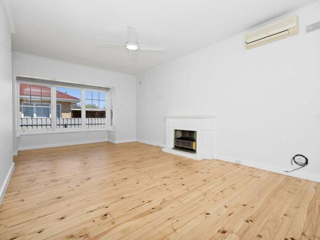 Modern, Fully Renovated Unit in a Convenient Location