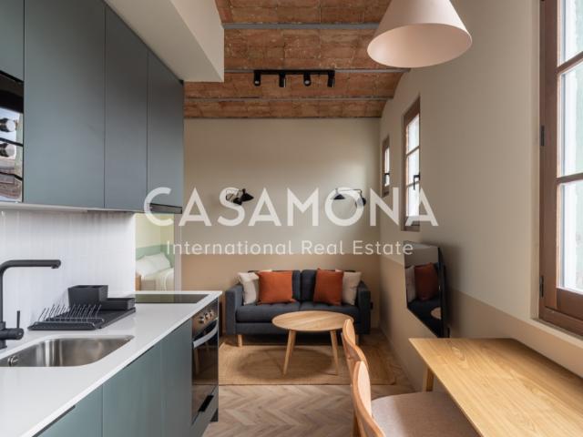 Modern, Fully Renovated 2 Bedroom Apartment in Poble Nou