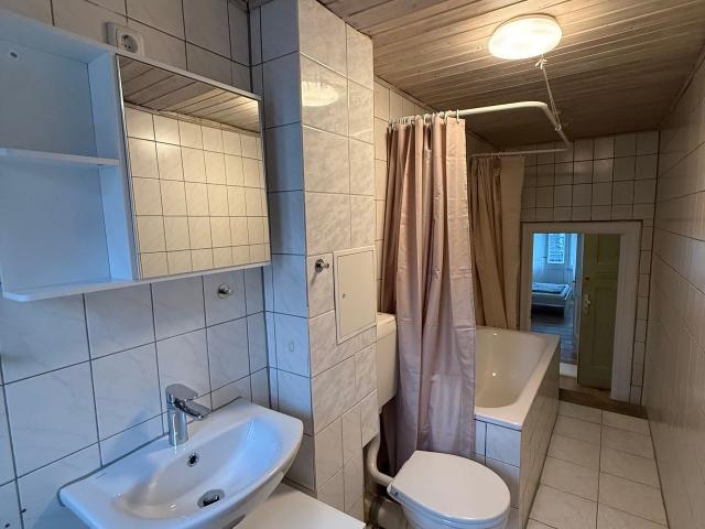 Modern Fully Renovated 3 Bedroom Apartment – Fully Furnished & All Inclusive, Berlin Amsterdam Apartments for Rent
