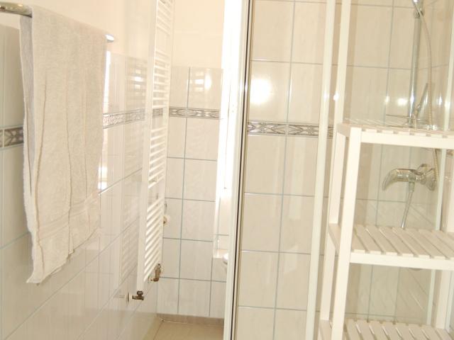 Modern furnished apartment in the old manor house of Berlin Hermsdorf with a beautiful spacious balcony, Berlin Amsterdam Apartments for Rent