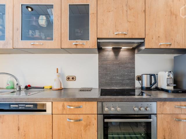 Modern furnished apartment in the old manor house of Berlin Hermsdorf with small garden area, Berlin Amsterdam Apartments for Rent