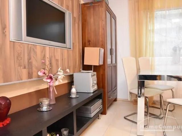 Modern furnished apt. on ground floor