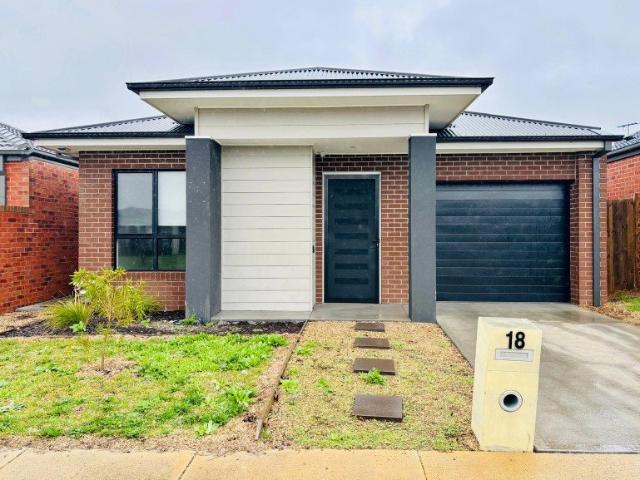Modern Furnished Family Home with 3 Ensuites and Flexible Living!