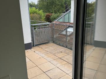 Modern furnished flat with plenty of natural light and two balconies, Koln Amsterdam Apartments for Rent
