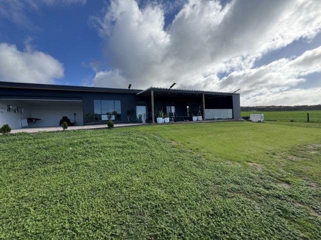 Modern Furnished Home With Sea Views