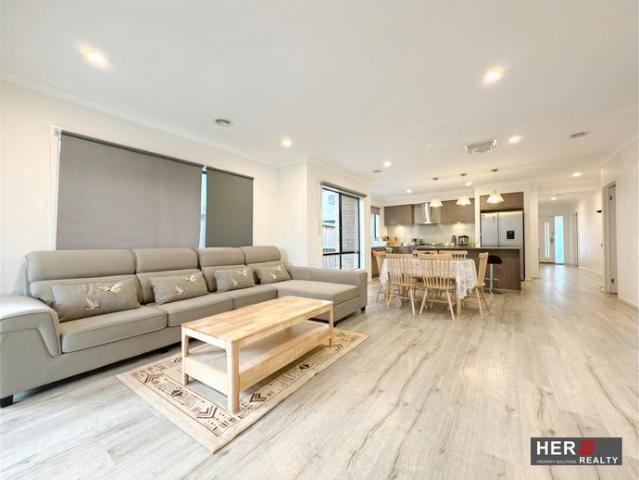 Modern Furnished Room Near Williams Landing Train Station