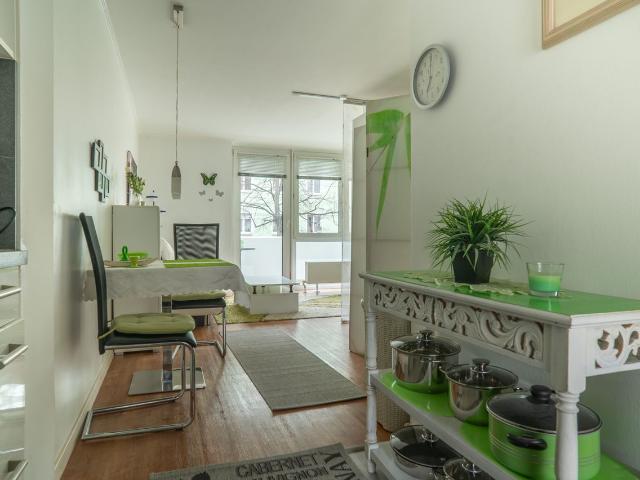 Modern Furnished Studio Next to Stadtpark – Central & Quiet, Nurnberg Amsterdam Apartments for Rent