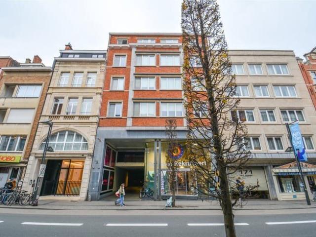 Modern furnished studio, suitable for two persons, in the ce