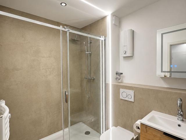 Modern furnished temporary apartment with balcony and exceptional views towards Mainz, Wiesbaden Amsterdam Apartments for Rent