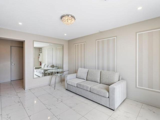 Modern, Furnished Townhouse in Desirable West Hobart