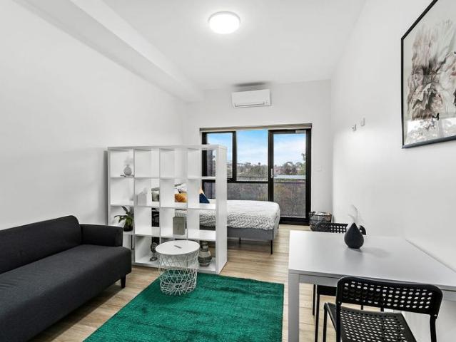 Modern Furnished & Unfurnished Studio Apartments