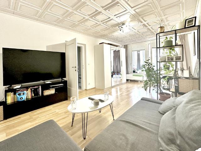 Modern Furnished with Loggia & Subway