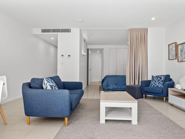 Modern furnished 1 bedroom apartment in the heart of Terrigal