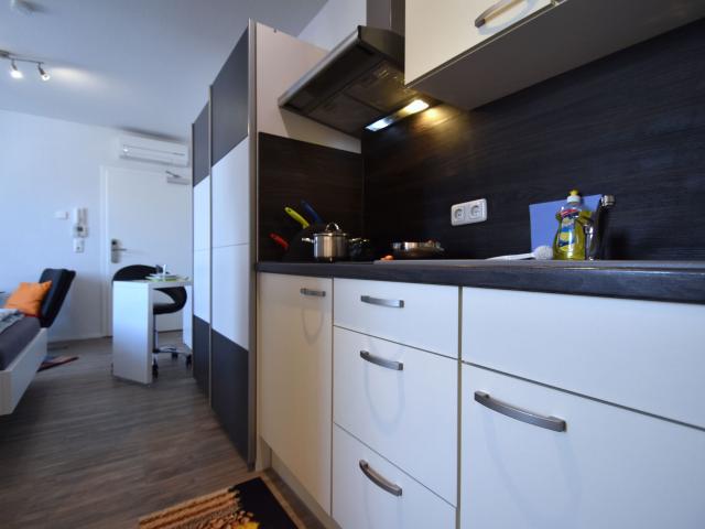 Modern Furnished 1 Room Apartment in Raunheim, 21 m² close to airport