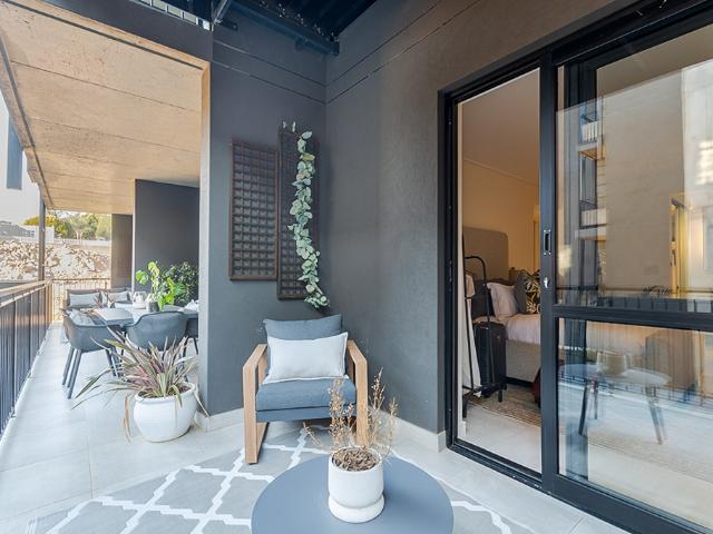 Modern Furnished 2 Bedroom, 2 Bathroom Apartment to Rent – The Emerald