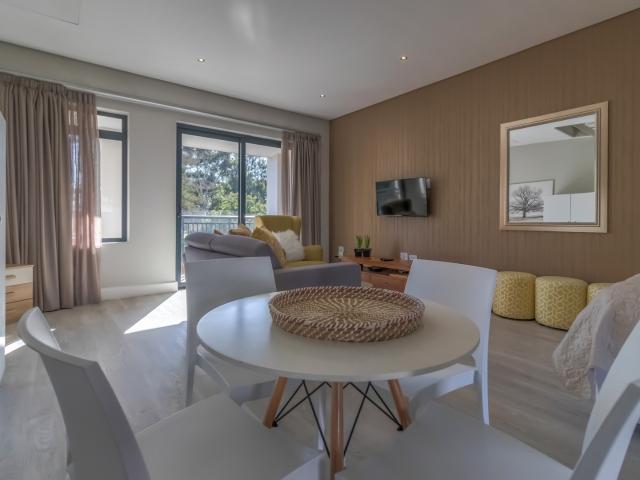 Modern Furnished 2 Bedroom Apartment | The Vynide, Paardevlei