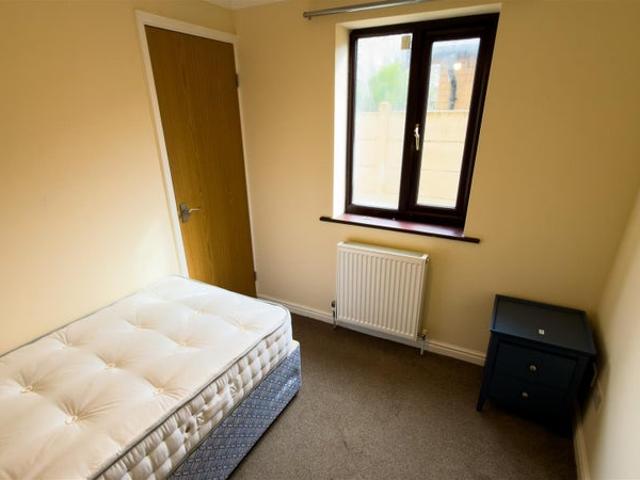 Modern Furnished 2 Bedroom Flat