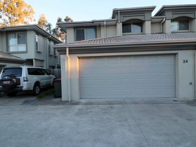 Modern Furnished 3 Bedroom Townhouse in Prime Runcorn Location
