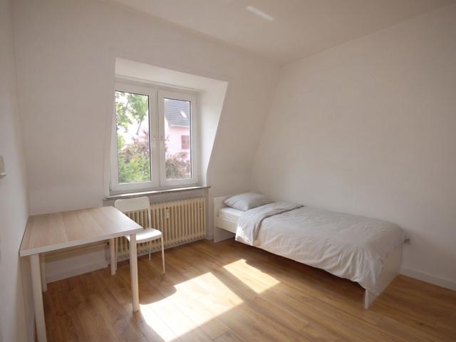 Modern Furnished 3 Room Apartment in Popular Frankfurt Gallus