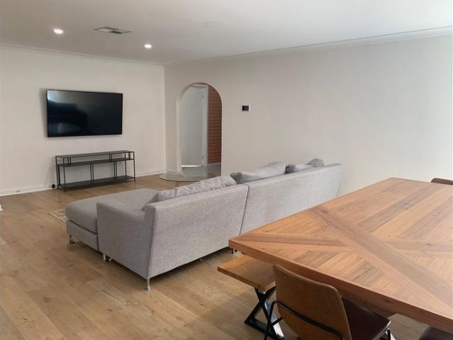 Modern furnished 4 bedroom family home