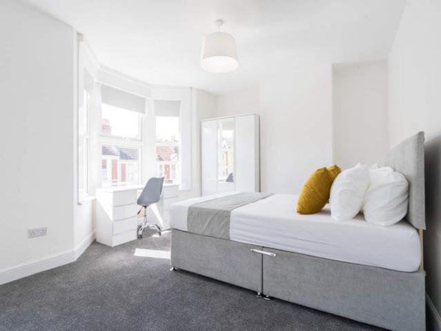 Modern, Furnished 4 Bedroom house available NOW!