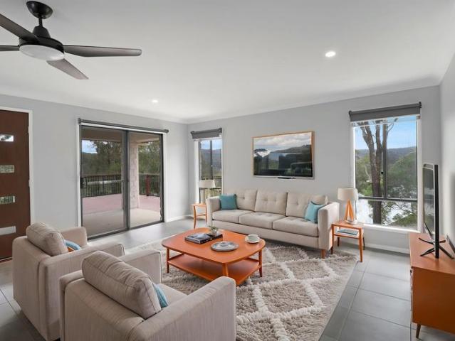 Modern Kooralbyn Home with Beautiful Valley Views