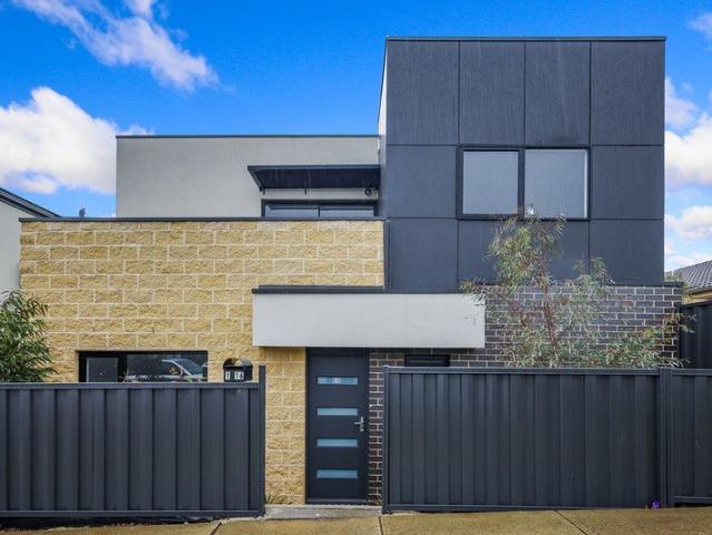 MODERN KALKALLO TOWNHOUSE