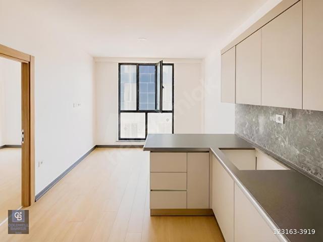 MODERN KENT SİTESİNDE HAVAALANINA YAKIN 1+1 SATILIK DAİRE
