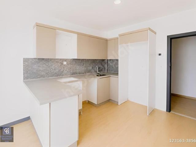 MODERN KENT SİTESİNDE HAVAALANINA YAKIN 1+1 SATILIK DAİRE