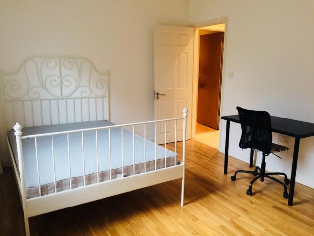 Modern House in Hendon Whole Unit