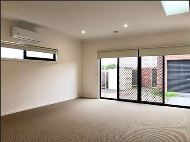 Modern house in Narre Warren South