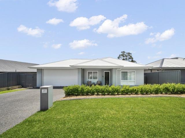Modern House in Wyndham Ridge Estate