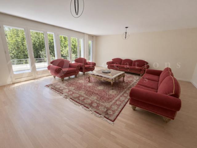 MODERN HOUSE OF 400 m2 hab 180° PANORAMIC VIEW OF THE LAKE SWIMMING POOL ELEVATOR