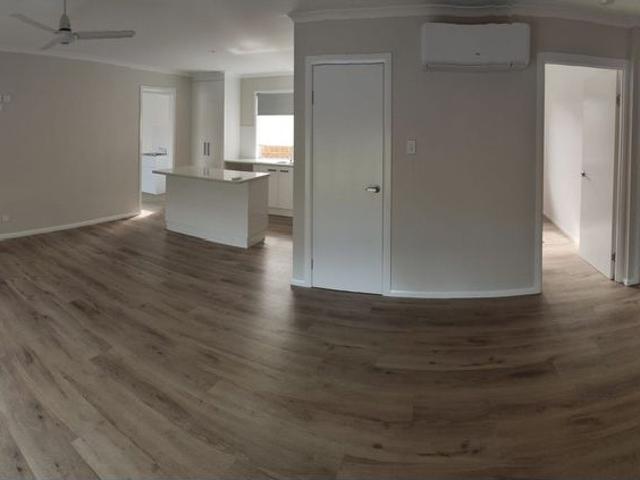 Modern house, less than 500m walk to Bargara’s Esplanade or Nielsen’s Beach