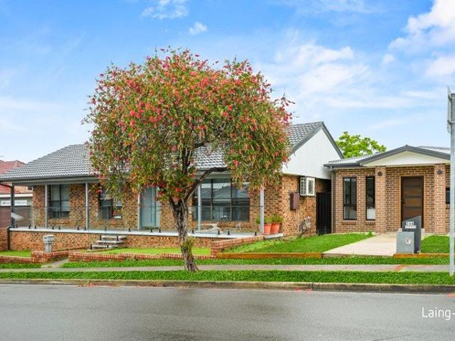 MODERN HOUSE PLUS STREET FACING GRANNY FLAT / DUAL INCOME $1,350 PER WEEK