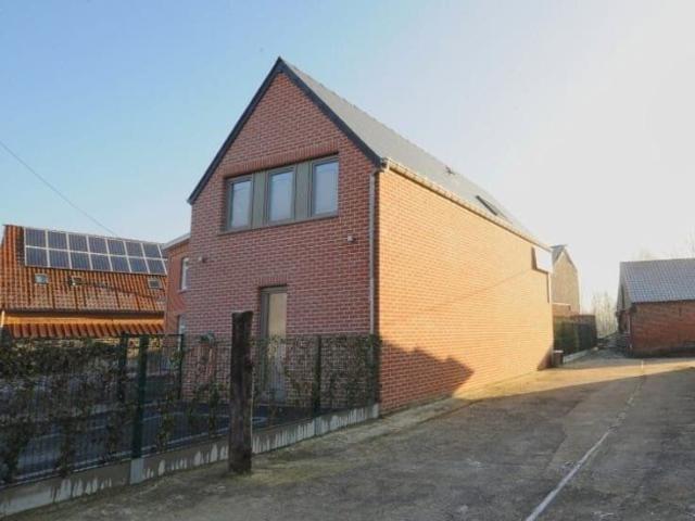 Modern house with beautiful views and nearly free energy