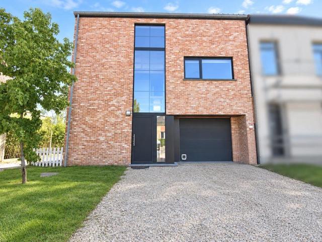 Modern house with garden in Overijse
