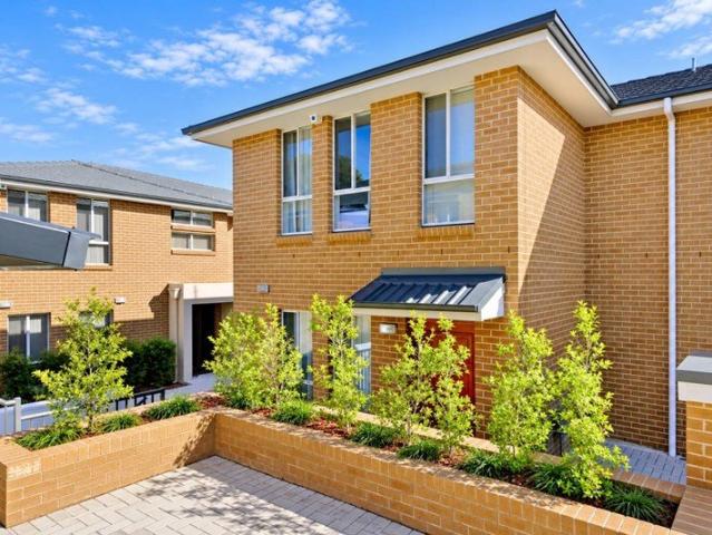 MODERN HOME WALK TO STATION