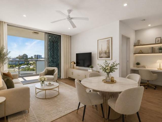 Modern Home with Ducted Air Con and Study Nook in the Heart of Upper Mount Gravatt with Mountain View